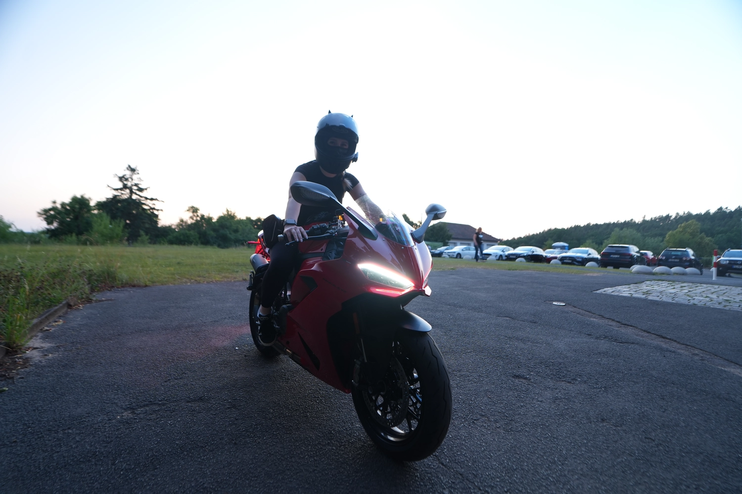 Sipho Studio - Drone visuel - Touristische Motorradfotografie