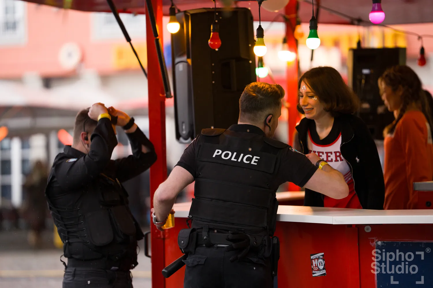 Sipho Studio - Drone visuel - Polizist beim Kölner Karneval 2026