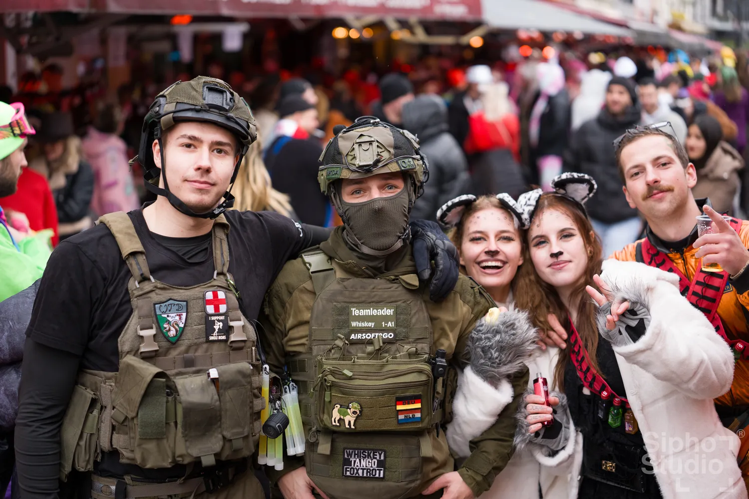 Sipho Studio - Drone visuel - Menschen genießen den Kölner Karneval 2026