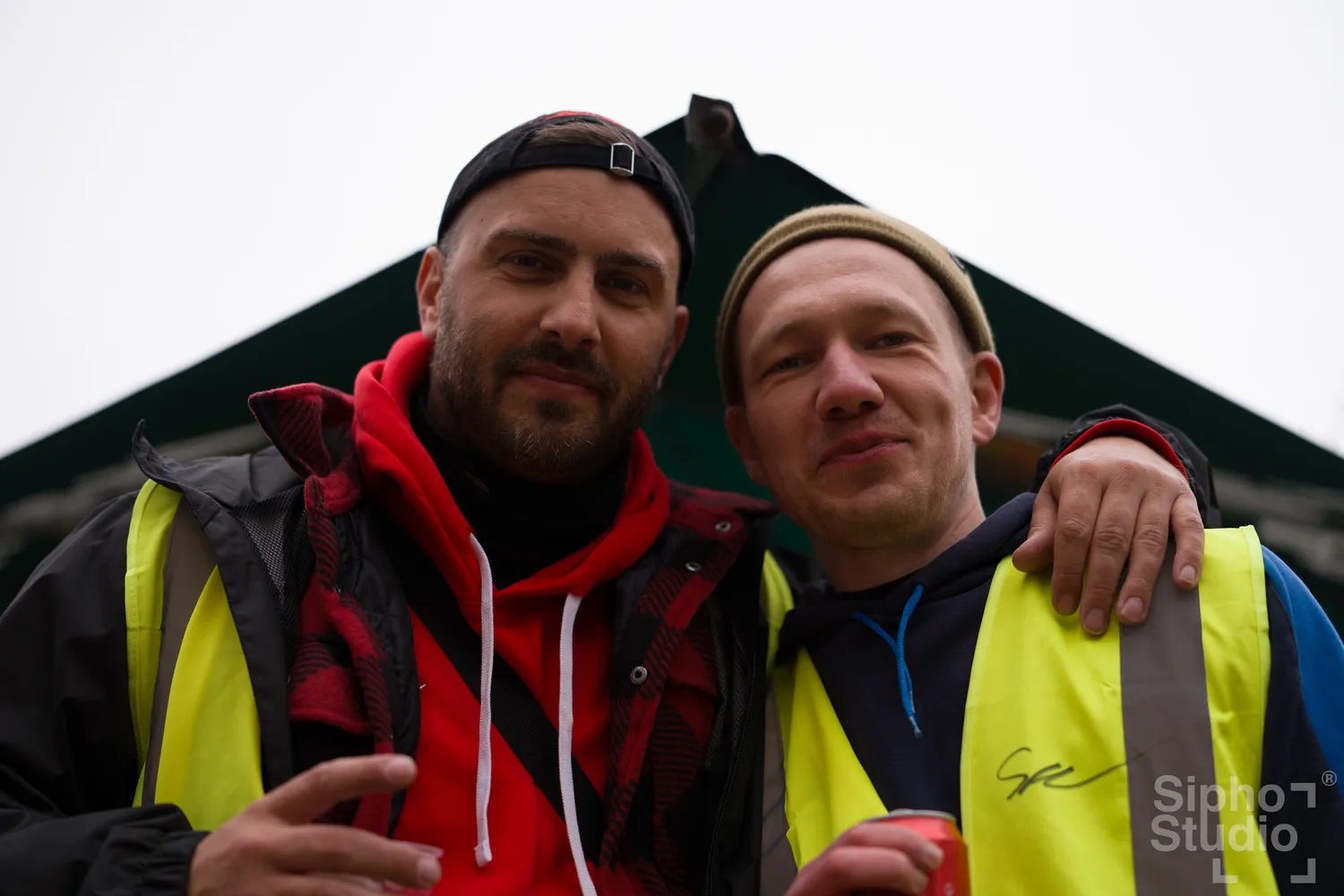 Sipho Studio - Drone visuel - Menschen genießen den Kölner Karneval 2026