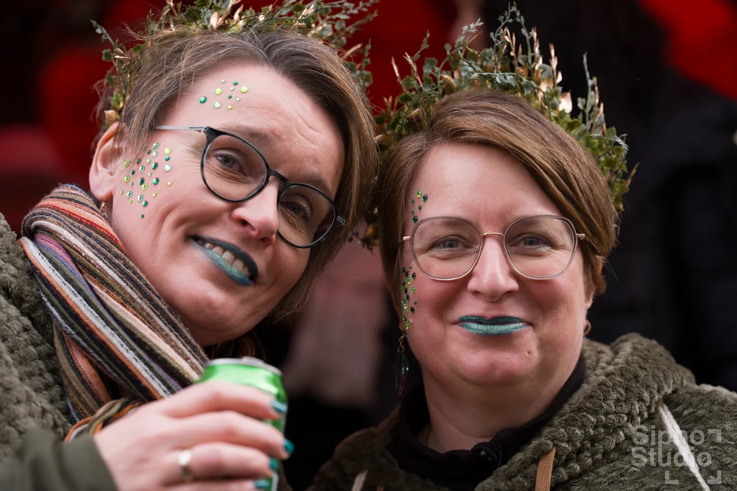 Sipho Studio - Drone visuel - Menschen genießen den Kölner Karneval 2026